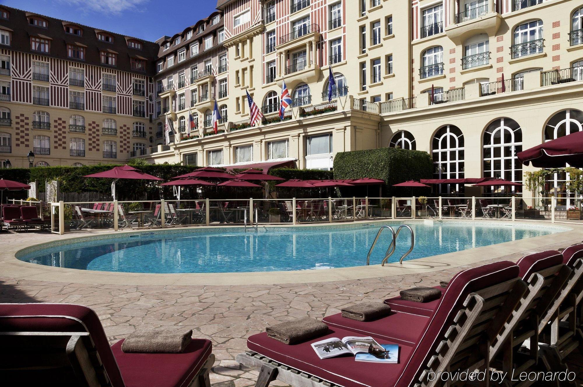 Hotel Barriere Le Royal Deauville Exterior photo
